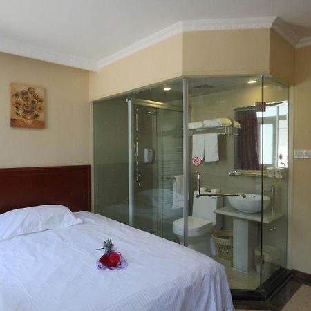 Greentree Inn Shanghai Pudong Airport Huaxia East Road Railway Station Shell Hotel المظهر الخارجي الصورة