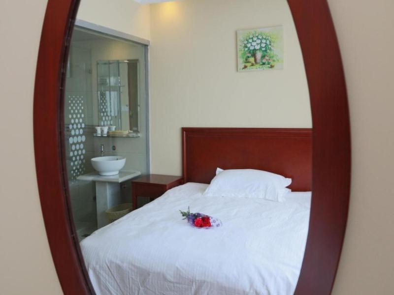 Greentree Inn Shanghai Pudong Airport Huaxia East Road Railway Station Shell Hotel المظهر الخارجي الصورة