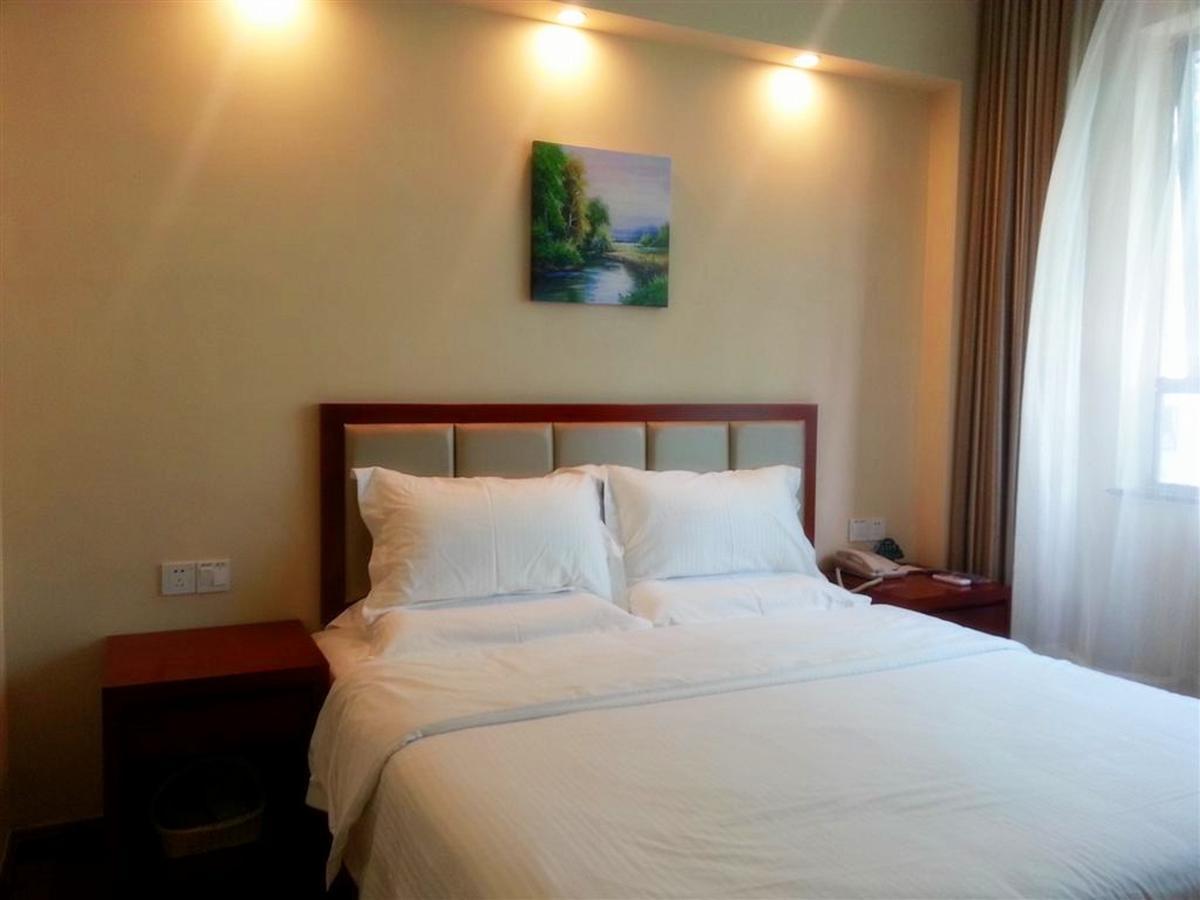 Greentree Inn Shanghai Pudong Airport Huaxia East Road Railway Station Shell Hotel المظهر الخارجي الصورة
