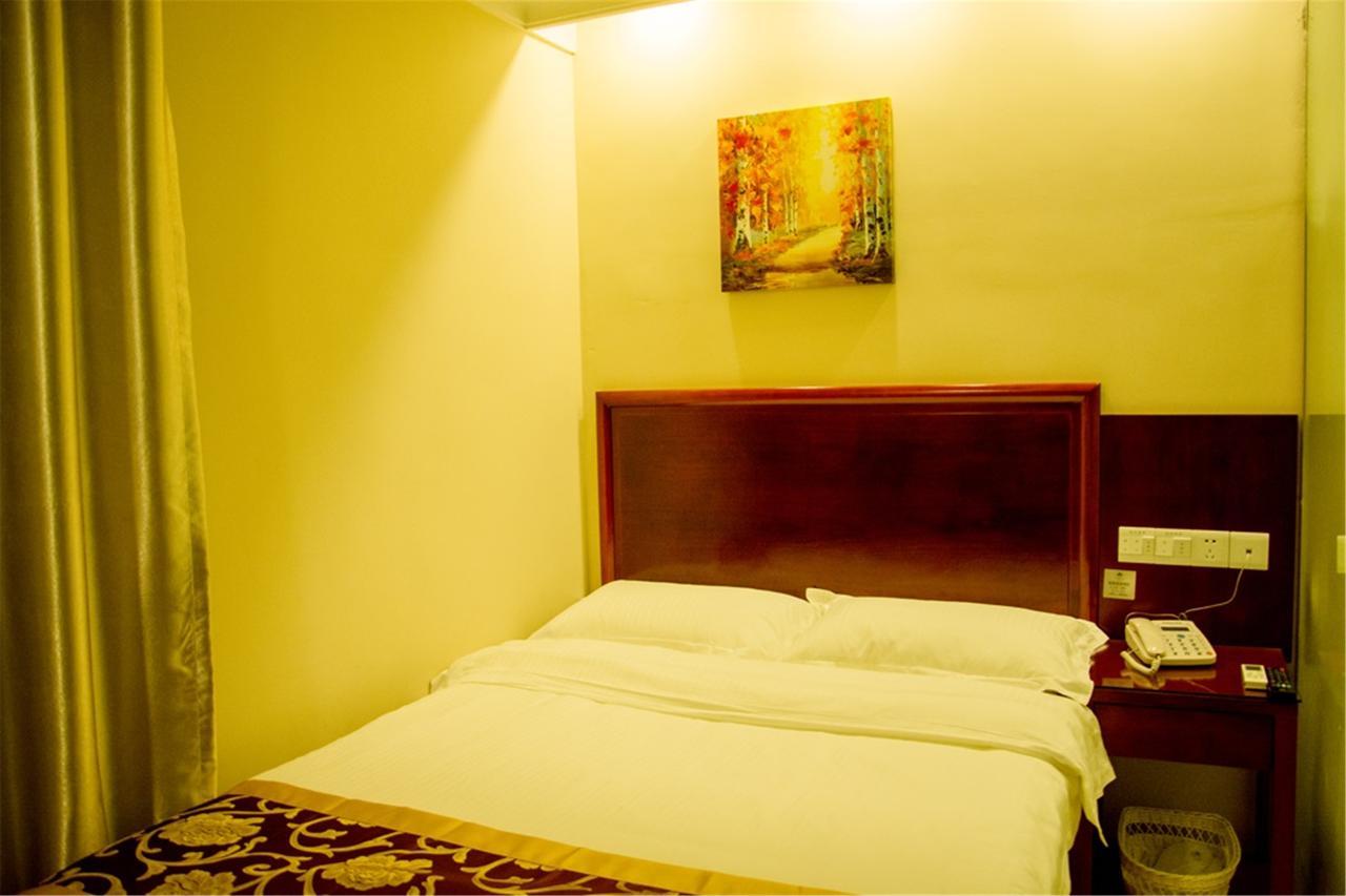 Greentree Inn Shanghai Pudong Airport Huaxia East Road Railway Station Shell Hotel المظهر الخارجي الصورة