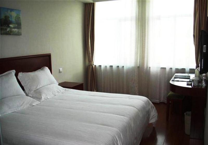 Greentree Inn Shanghai Pudong Airport Huaxia East Road Railway Station Shell Hotel المظهر الخارجي الصورة